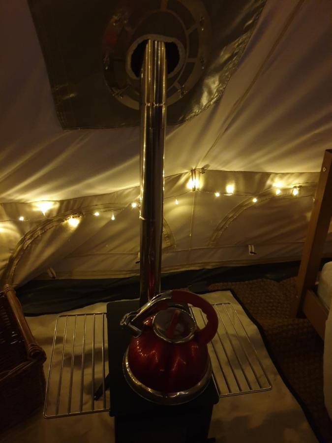 Liverton 6M Emperor Tent Near Whitby With Log Burner מראה חיצוני תמונה